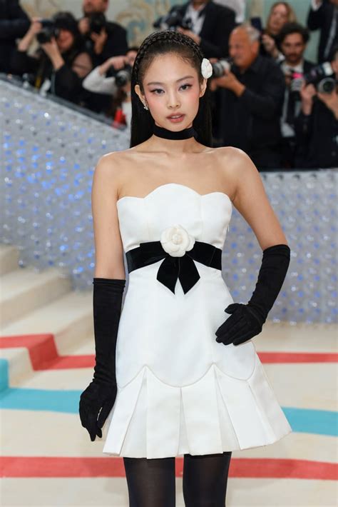 jennie dress chanel|jennie met gala 2023 outfit.